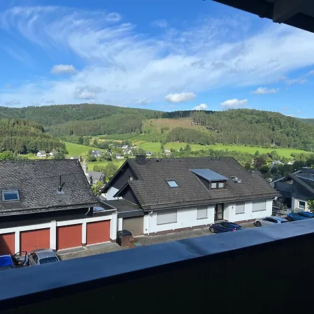 Dorfblick Mit 2 Sz, Wlan, Balkon & Ski- Oder Ebike Keller Lägenhet Winterberg