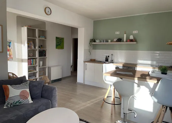 Apartment Dorfblick Mit 2 Sz, Wlan, Balkon & Ski- Oder Ebike Keller Winterberg
